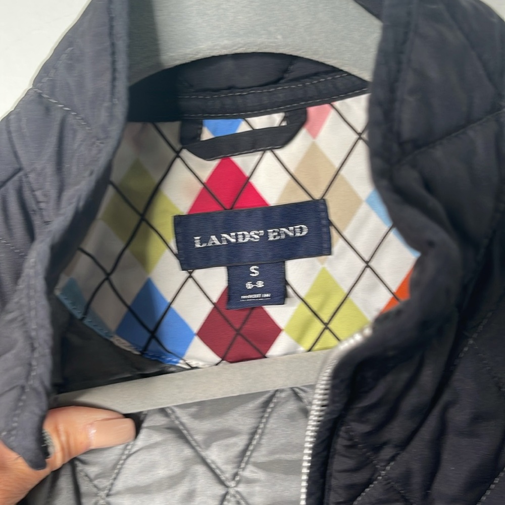 Lands End Women’s Quilted Vest Black Zippered - Picture 3 of 4